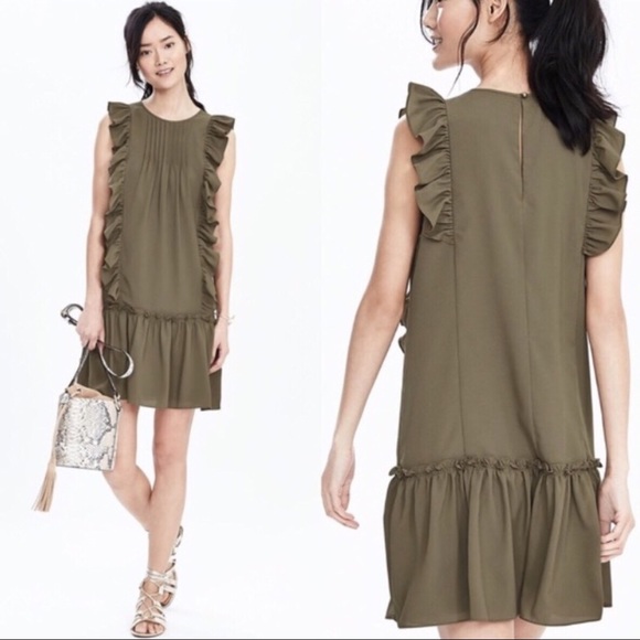 Banana Republic Dresses & Skirts - Banana Republic Ruffle Dress